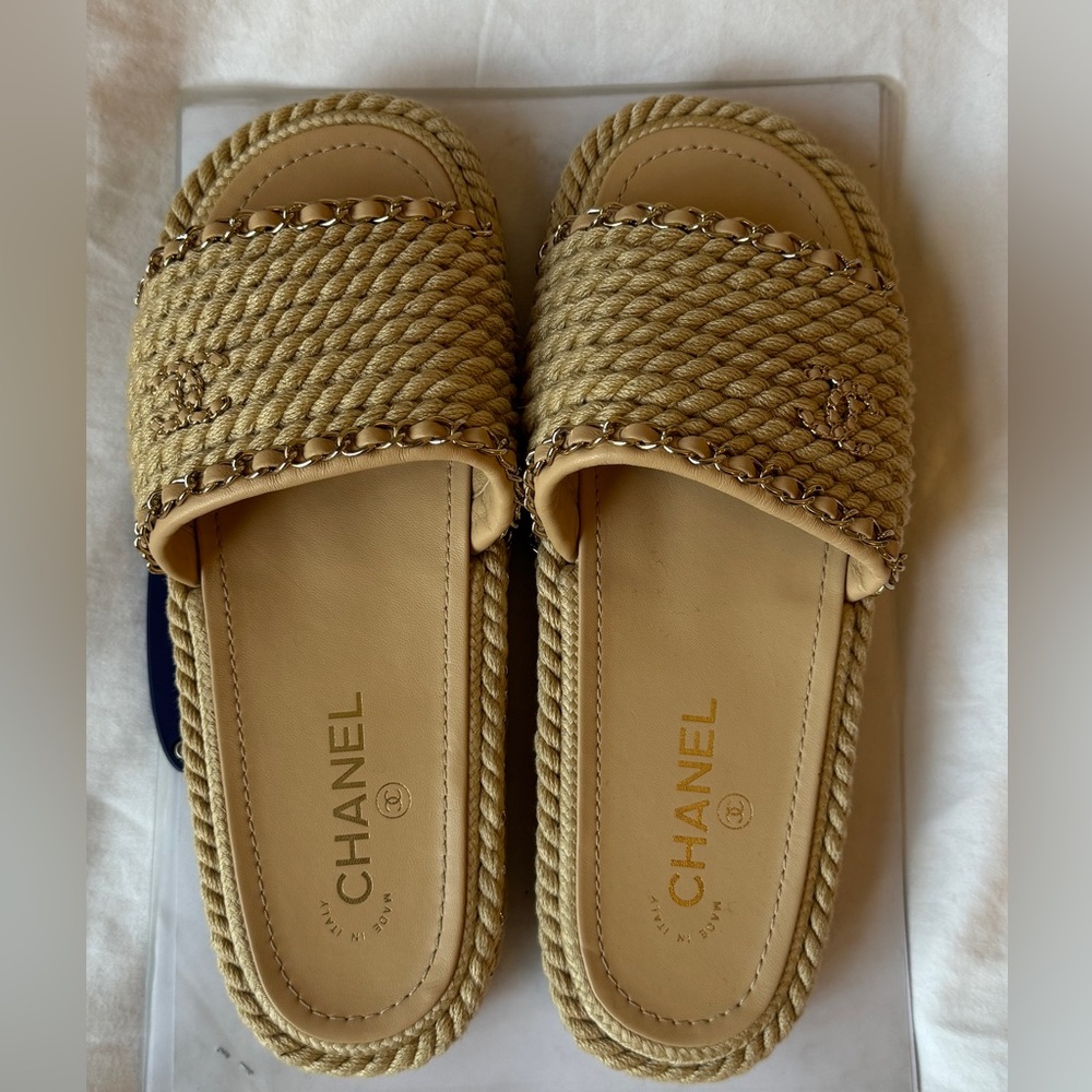 Chanel 2022 Interlocking Cc Logo Espadrilles - Ne… - image 1